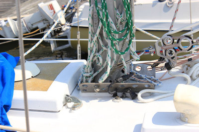 hard to see but you can see the shiny step in the stainless mast base, in this case the coating will also help keep the aluminum and stainless apart